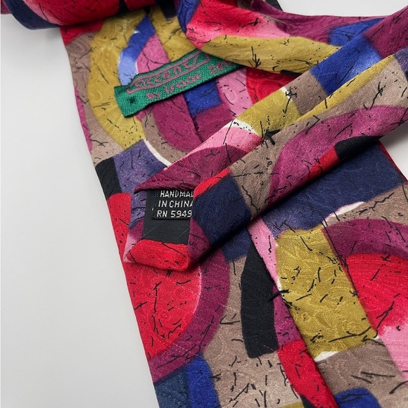 Vibrant Abstract Tie in Red, Blue, and Gold - Picture 4 of 5